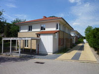 Wohnimmobilie Miete Doppelhaus Doppelhaushälften zur Miete in einer ruhigen Wohngegend von Reinbek Ausstattung: 4 Zimmer, Fertigstellung August 2010, neue, offene EBK, Vollbad, Gäste WC, großer Hauswi
