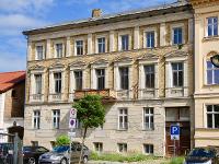 Wohnimmobilie Kauf Mehrfamilienhaus Diese Immobilie befindet sich in einer einfach super tollen Lage. Die Gebäude ringsherum sind bereits saniert und sehen wunderschön aus. Die Eckdaten vom Haus sind 