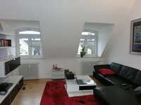 Wohnimmobilie Miete Etagenwohnung Zur Vermietung steht hier eine schöne Dachgeschosswohnung in bester Lage direkt am Bebelplatz. Die Wohnung befindet sich im 5. Obergeschoss eines sanierten Altbaus un