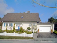 Wohnimmobilie Kauf Einfamilienhaus in 6 Monaten VERKAUFT: EFH im Luxus-Landhausstil (BJ 1987) mit 220 m² Wohnfl.; 8 Zimmer;2Garagen; Wintergarten (2001); Grundstück gesamt 741m²; EUR 320.000,00