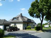 Wohnimmobilie Miete Erdgeschosswohnung Geräumige EG-Wohng. mit Garage und Garten