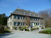Wohnimmobilie Miete Burg/Schloß/Bauernhaus/Villa/Herrenhaus/Landhaus/Reiterhof Stilvolles Wohnen in einem sanierten Herrenhaus