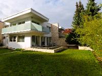Wohnimmobilie Kauf Einfamilienhaus Hochwertig saniertes Einfamilienhaus in toller Waldrandlage vom Unterbacher See!