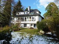 Wohnimmobilie Kauf Burg/Schloß/Bauernhaus/Villa/Herrenhaus/Landhaus/Reiterhof hochwertige Villa mit Seeanbindung
