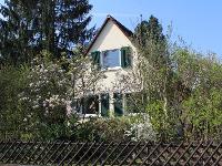 Wohnimmobilie Kauf Einfamilienhaus Charmantes Schmuckstück mit Garten