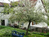 Wohnimmobilie Kauf Einfamilienhaus Hübsches Haus mit Flair und schönem Garten: Ideal bei großem Platzbedarf