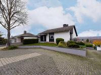 Wohnimmobilie Kauf Einfamilienhaus Einfamilienhaus im „Split-Level-Stil“ mit großzügigem Garten!