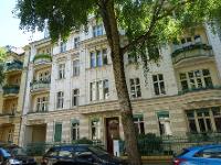 Wohnimmobilie Kauf Dachgeschosswohnung Stilvolle, vermietete Wohnung mit Aufzug nahe Park Sanssouci