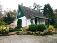 Wohnimmobilie Kauf Einfamilienhaus Charmantes Einfamilienhaus mit Gartenparadies zu jeder Jahreszeit
