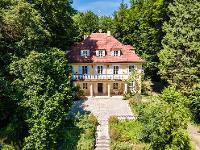 Exklusive Immobilie Burg/Schloß/Bauernhaus/Villa/Herrenhaus/Landhaus/Reiterhof Herrschaftlicher Landsitz im Landkreis Fürstenfeldbruck