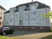 Wohnimmobilie Kauf Mehrfamilienhaus Freistehendes Mehrfamilienhaus mit Parkplätzen und Top-Rendite in Willicher Heide!
