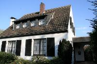 Wohnimmobilie Kauf Einfamilienhaus Charmantes Einfamilienhaus mit großem Garten in Neuss-Vogelsang In ruhiger Lage von Neuss-Vogelsang konnten wir dieses familienfreundliche Einfamilienhaus aus dem Ja