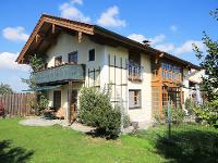 Wohnimmobilie Kauf Einfamilienhaus Ländlich wohnen mit freiem Blick! Hochwertiges und top gepfl. Einfamilien-Landhaus Nähe Traunreut
