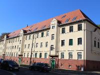 Wohnimmobilie Kauf Etagenwohnung 5,11 % Rendite - Gemütliche 2-Raum-Wohnung mit Balkon, Wanne und Parkett