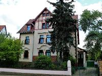 Wohnimmobilie Kauf Mehrfamilienhaus Denkmalgeschützte Villa mit 6 Wohnungen, Balkonen und großem Grundstück