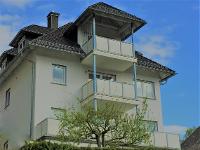 Wohnimmobilie Kauf Mehrfamilienhaus Das attraktive und gepflegte Stadthaus in Citynähe befindet sich an einer nur von Anwohnern befahrenen Straße.