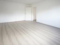 Wohnimmobilie Miete Dachgeschosswohnung Frisch renovierte 3-Zimmer-Wohnung wartet auf Sie!