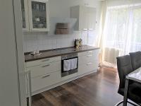 Wohnimmobilie Kauf Etagenwohnung In einem gepflegten Mehrfamilienhaus befinden sich die angebotene(n) Eigentumswohnung(en). Hier wurden aus zwei einzelnen Einheiten mit je einem Balkon 1 grosse Wohnun