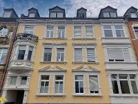 Wohnimmobilie Kauf Etagenwohnung Zentrales Wohnerlebnis in charmantem Altbau: Vermietetes Ein-Zimmerapartment in exzellenter Lage