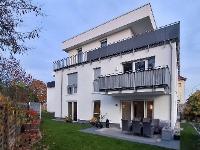 Wohnimmobilie Kauf Erdgeschosswohnung Exklusive 3-Zimmer-Gartenwohnung mit A+ Energieeffizienz, Baujahr 2022, barrierefrei und hochwertig ausgestattet. Bodentiefe Fenster, großer Garten und Tiefgarage