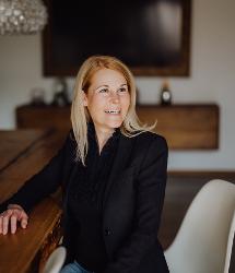Simone Wolf
