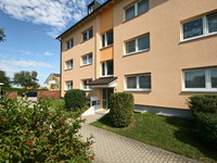Wohnimmobilie Kauf Erdgeschosswohnung Die Wohnung besticht durch Ihre gelungene Raumaufteilung und den hellen Räumen, sowie einer nicht einsehbaren Terrasse/Garten. Die Wohnanlage Bauj. 1962, wurde im