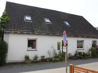 Wohnimmobilie Kauf Mehrfamilienhaus Sie stoßen hier auf ein geflegtes 3 Familienhaus in Top Lage im Feriendorf von Hollern- Twielenfleth. Das Haus ist zur Zeit in 3 - Wohneinheiten unterteilt. Eine 3 
