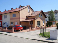 Wohnimmobilie Kauf Reihenhaus Modernisiertes Reihenendhaus mit Garten in ruhiger Wohngegend