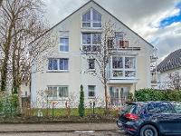 Wohnimmobilie Kauf Etagenwohnung Sonnige 2-Zimmer-Wohnung in ruhiger Lage von München Trudering! Bezugsfrei! Diese charmante 2-Zimmer-Wohnung befindet sich in einem kleinen Mehrfamilienhaus in einer b
